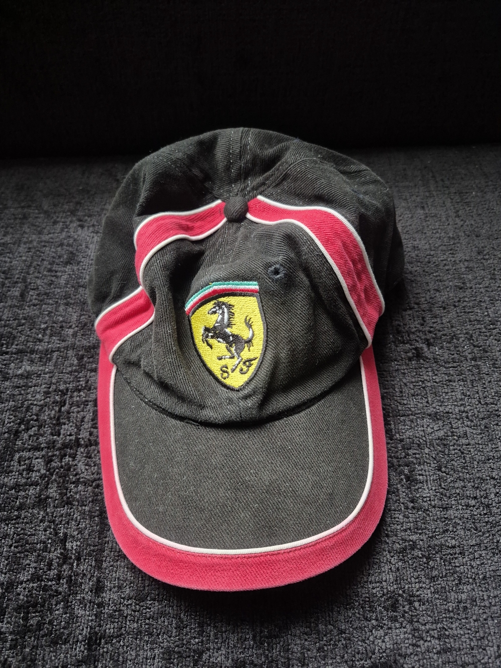 Vintage Scuderia Ferrari F1 Baseball Cap Hat - Black/Red